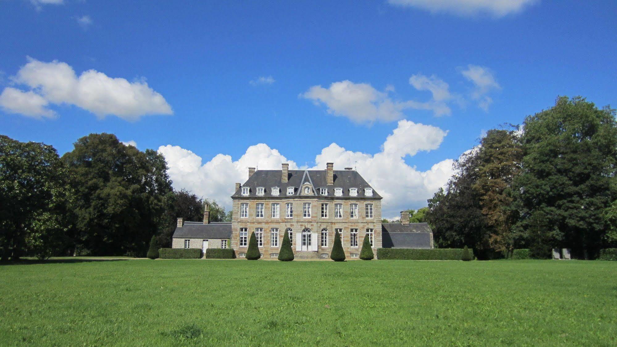 Chateau De Bouceel Bed & Breakfast Vergoncey Exterior photo